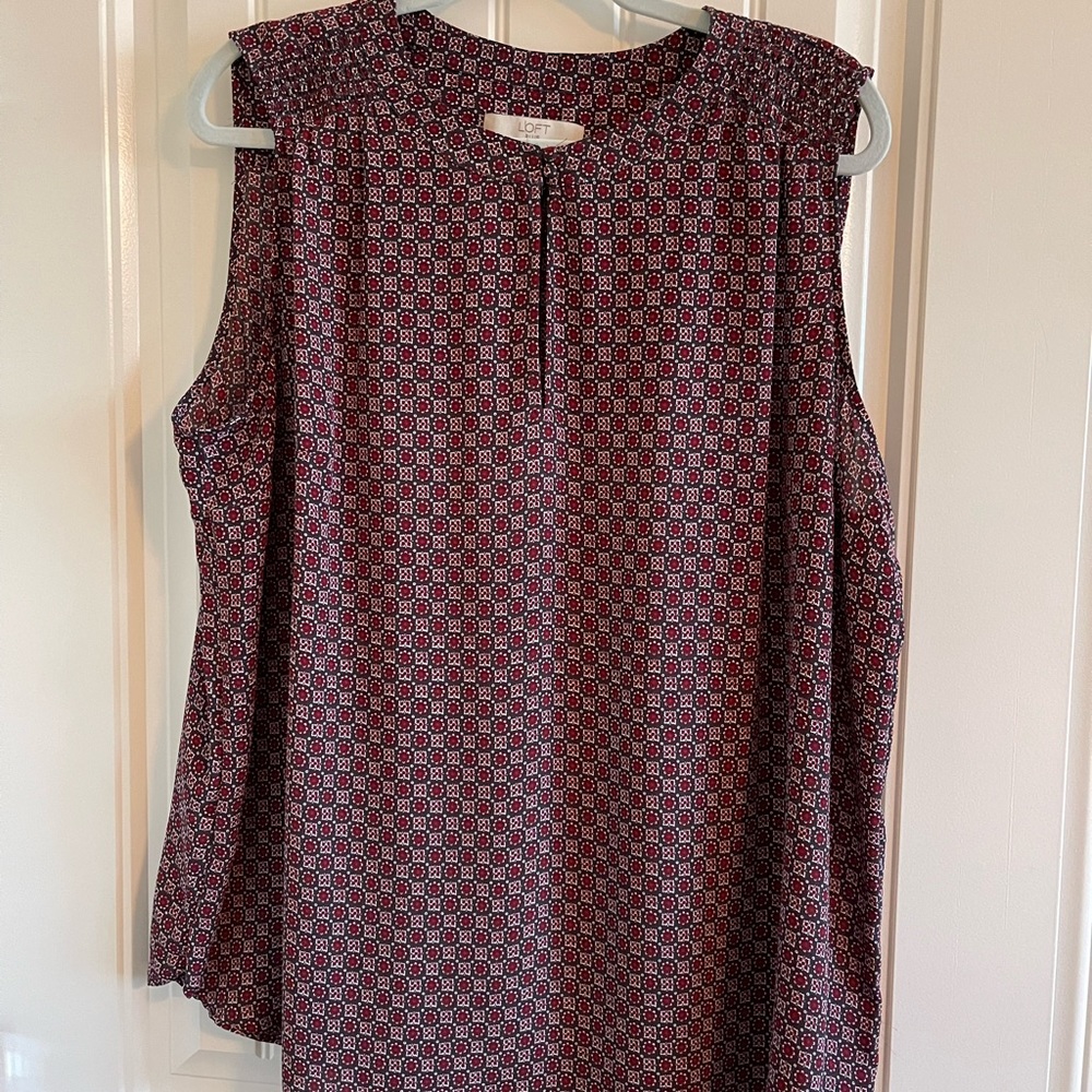 LOFT Red Patterned Sleeveless Blouse